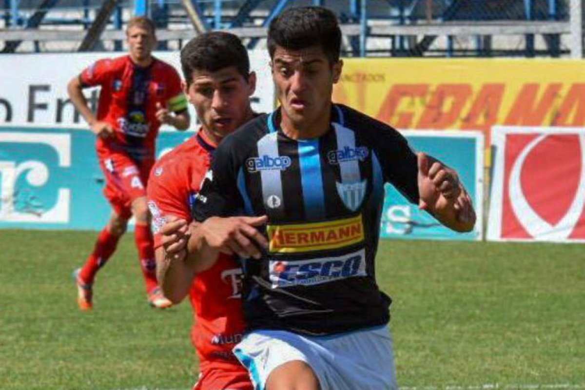 Leandro Fernández, uno de los pocos experimentados, que presentará el Decano desde el arranque.