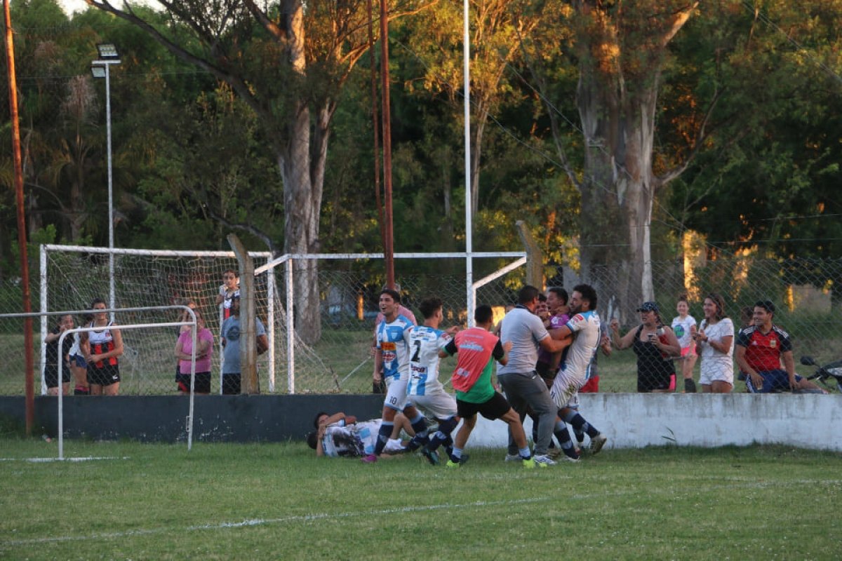Juventud logra el 4-4 ag&oacute;nico por medio de su arquero Diego Paiz y lleva la definici&oacute;n a los penales.