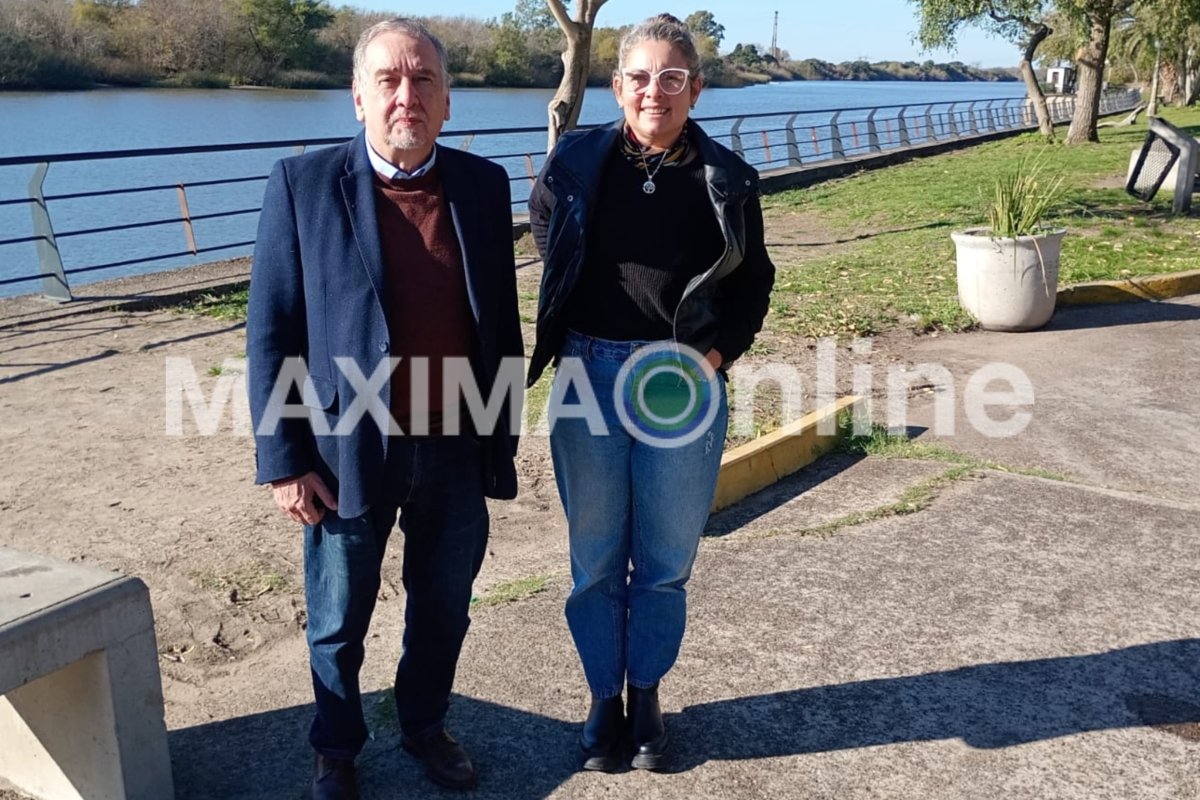 Ex ministro Lino Bara&ntilde;ao junto a Ivana Zecca, titular de Ambiente de la Municipalidad
