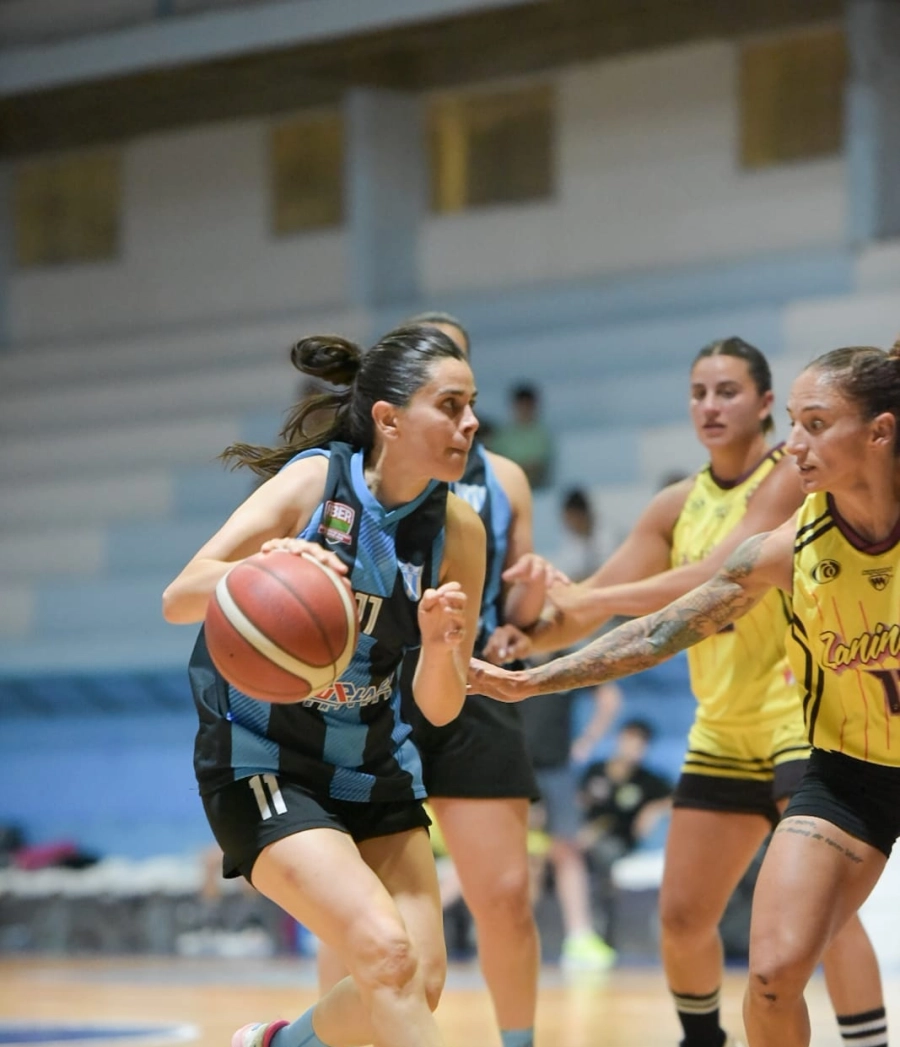 Yamila Cabrera metió el triple de la victoria. Foto: Diego Aguirre