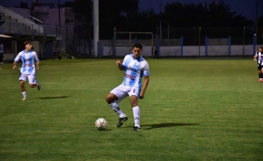 Luis Rivarola no convirti&oacute;, pero se mostr&oacute; activo en ataque. Foto: Gustavo Broggi