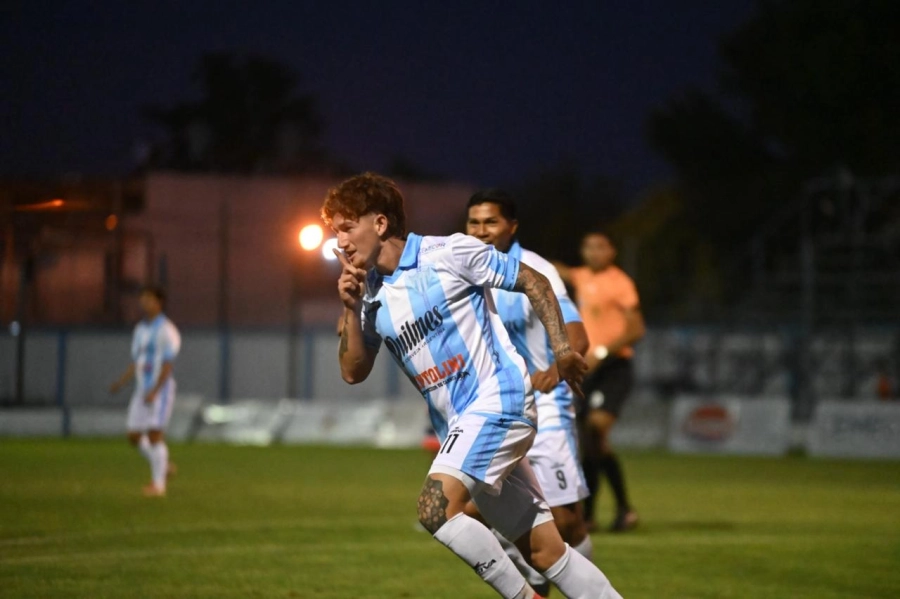 Marcelo Olivera con un doblete fue la figura decana. Foto: Mauricio R&iacute;os