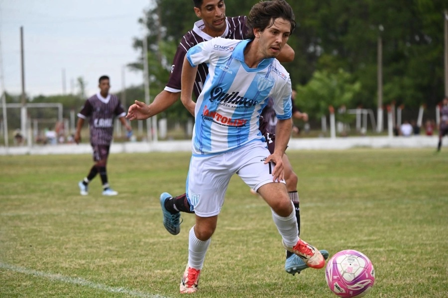 Santiago Ben&iacute;tez fue el patr&oacute;n de la mitad de la cancha. Foto: Mauricio R&iacute;os
