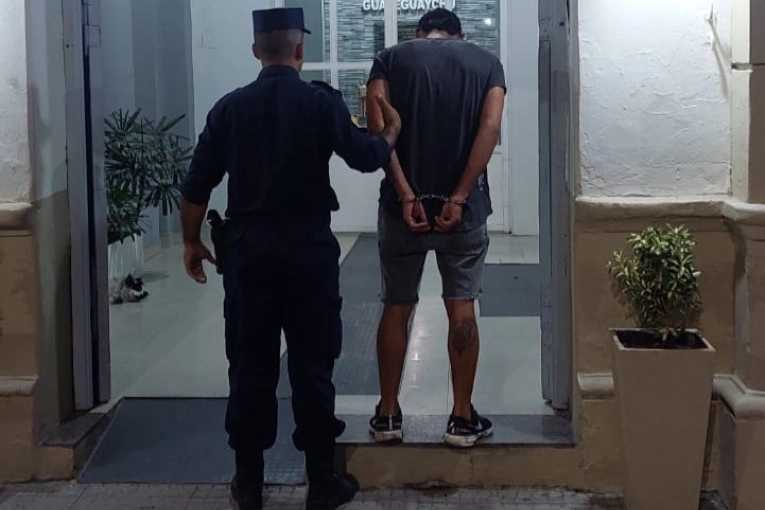 Un hombre joven fue detenido por violencia de género