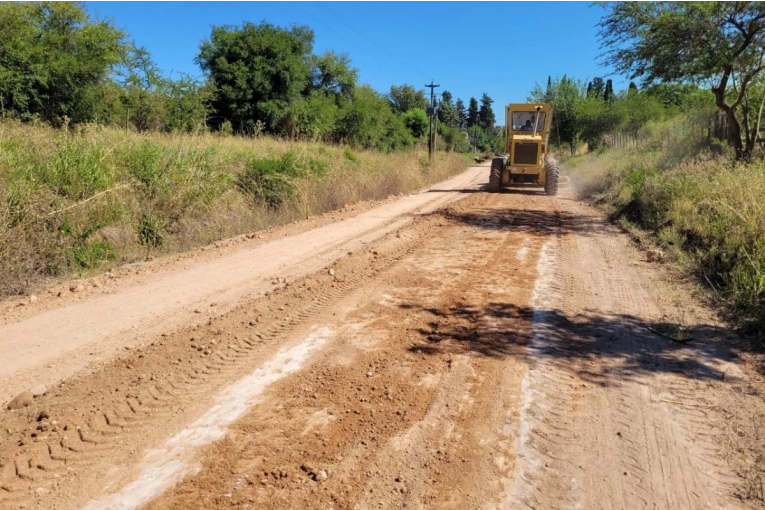 El Municipio ejecuta mejoras con aporte de materiales a lo largo de 2 km de calle Florida