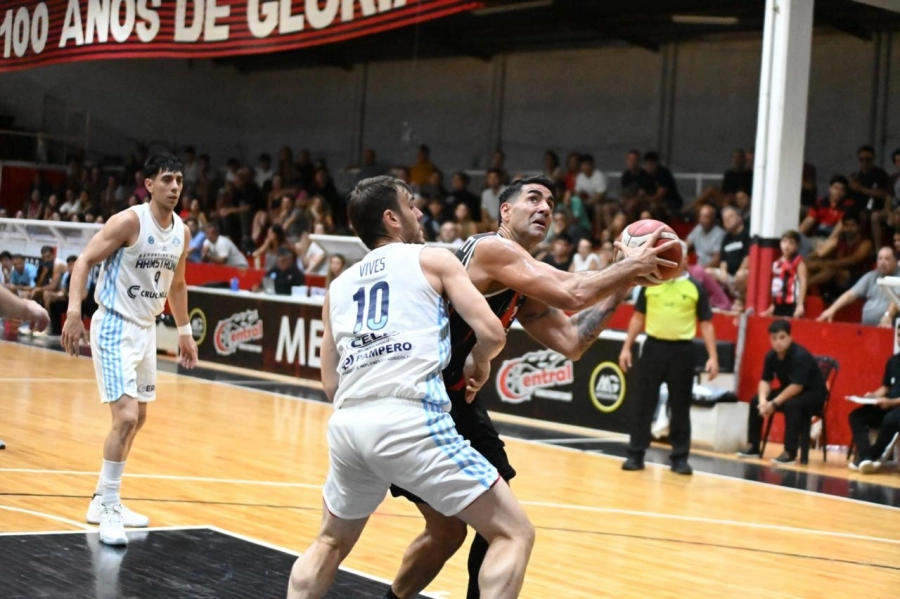 Mario Ghersetti volvi&oacute; a sumar minutos en cancha. Foto: Mauricio R&iacute;os