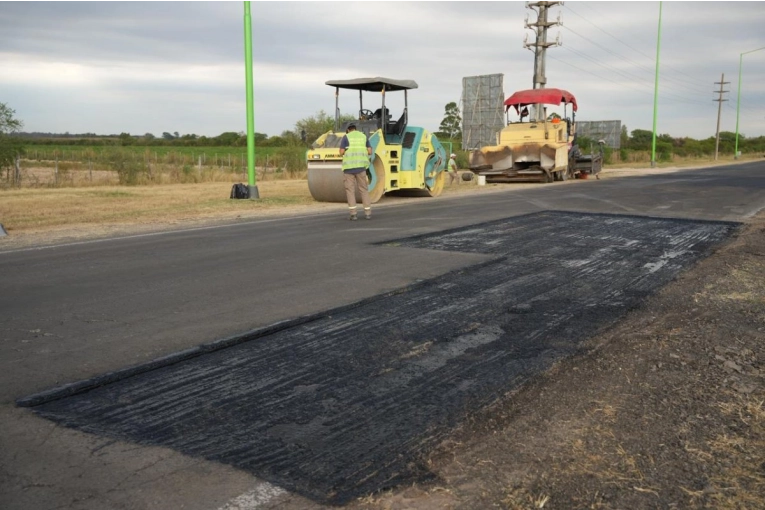 Avanza el bacheo sobre el Acceso Sur para mejorar la seguridad vial