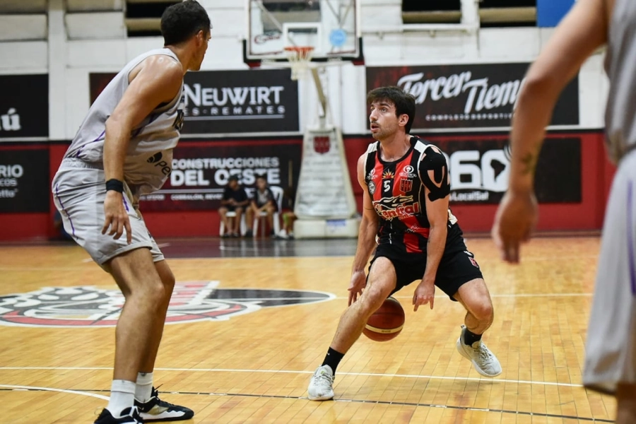 El paranaense tuvo una gran tarea en la recuperaci&oacute;n con 7 en total. Foto: Diego Aguirre