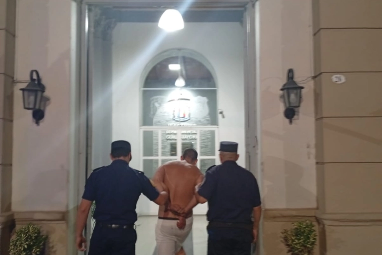 Alcoholizado y agresivo, un turista fue detenido en el Corsódromo