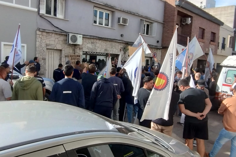 Piden la reincorporación de 8 trabajadores de una empresa del Parque Industrial Gualeguaychú