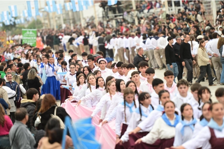 Diputados declaró de Interés Legislativo los 25 años de la celebración del 25 de Mayo en Gualeguaychú
