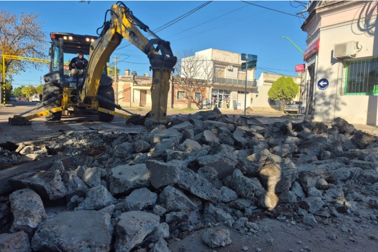 Comenzó la construcción del nuevo desagüe pluvial y la repavimentación de Del Valle y Constitución