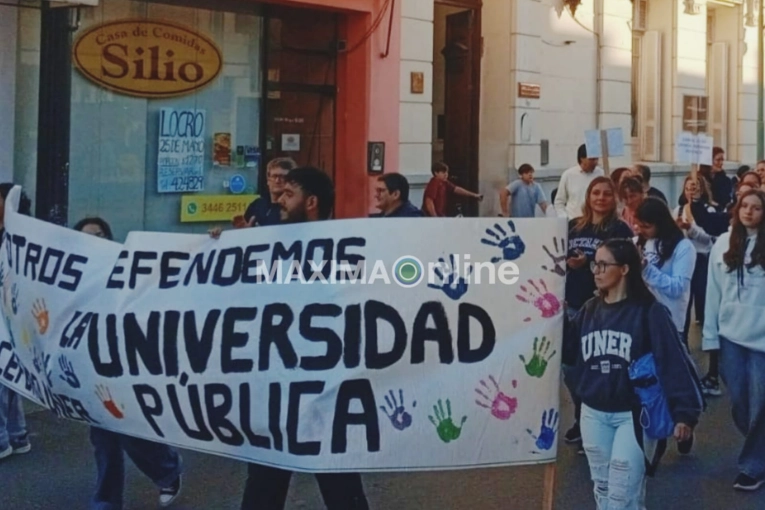Importante movilización en Gualeguaychú en defensa de la universidad pública