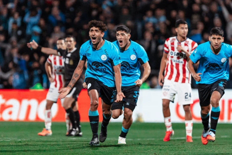 Belgrano le ganó a Unión por 2-0 y está en semifinales del Torneo Apertura