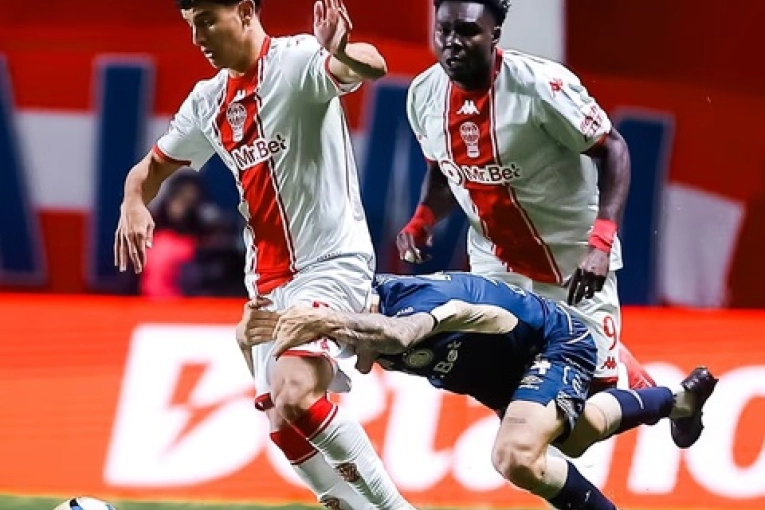 Argentinos venció a Huracán en el alargue y se metió en semifinales