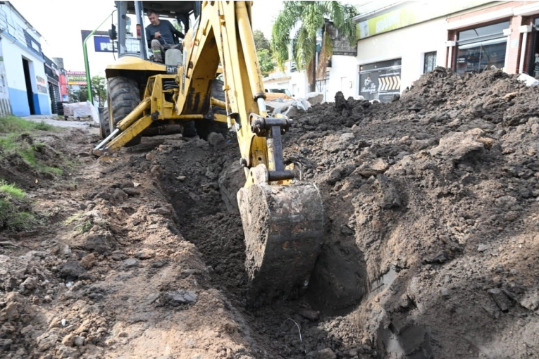 Plena marcha en la reconstrucción del sistema de desagües y cloacas de Del Valle y Constitución