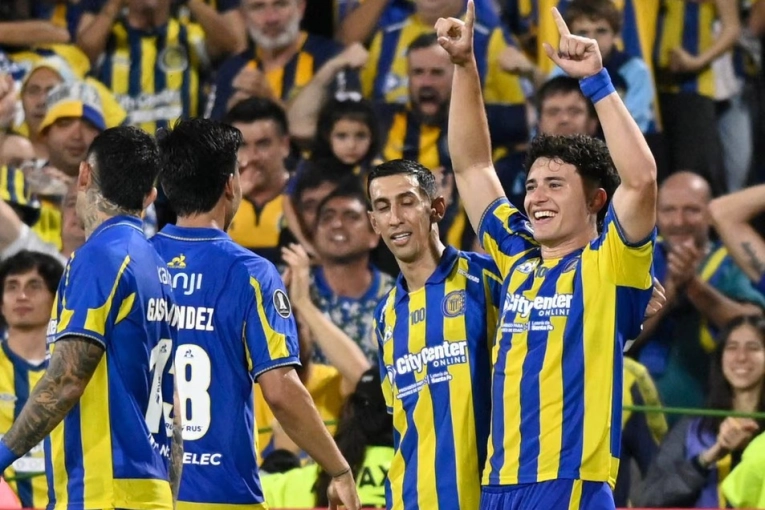 Tras la eliminación en el Apertura, Rosario Central va por el primer puesto en el Grupo H de la Copa Libertadores