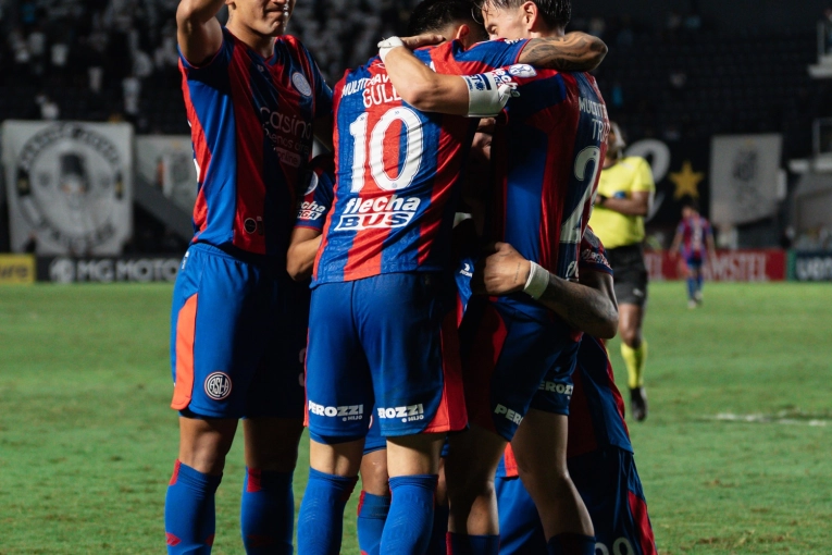 San Lorenzo empató con Santos y se acerca a clasificar en la Copa Sudamericana 2026