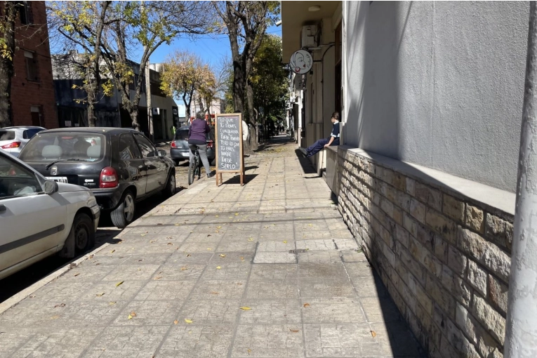 Inspección General reordena la cartelería comercial en la vía pública