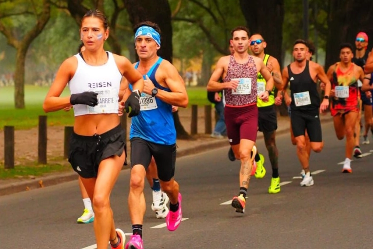 Joana Navarrete finalizó octava en la histórica carrera Fiestas Mayas
