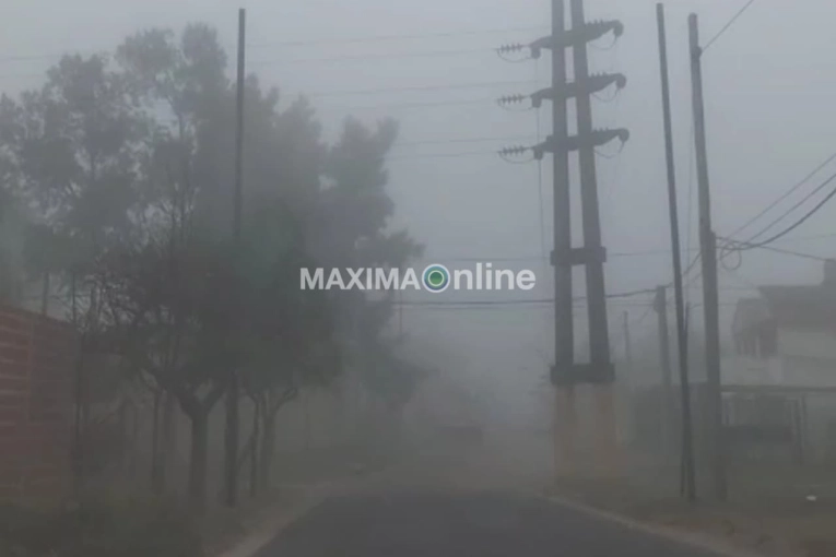 Tránsito asistido en la Ruta Nacional 12 por la densa niebla