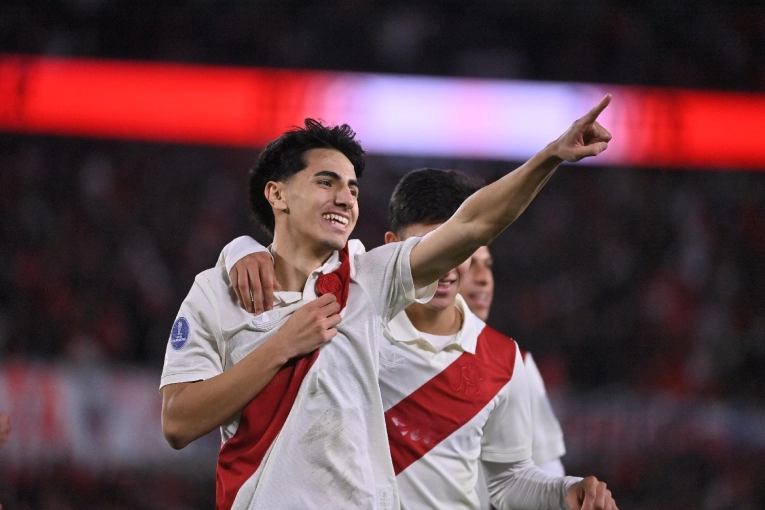 River goleó a Blooming y se clasificó primero en su grupo de la Copa Sudamericana