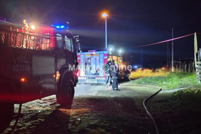 Incendio total de una vivienda en barrio Los Espinillos