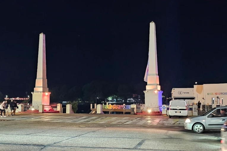 Los obeliscos de la Costanera se iluminarán de naranja por el Día Mundial de la Esclerosis Múltiple