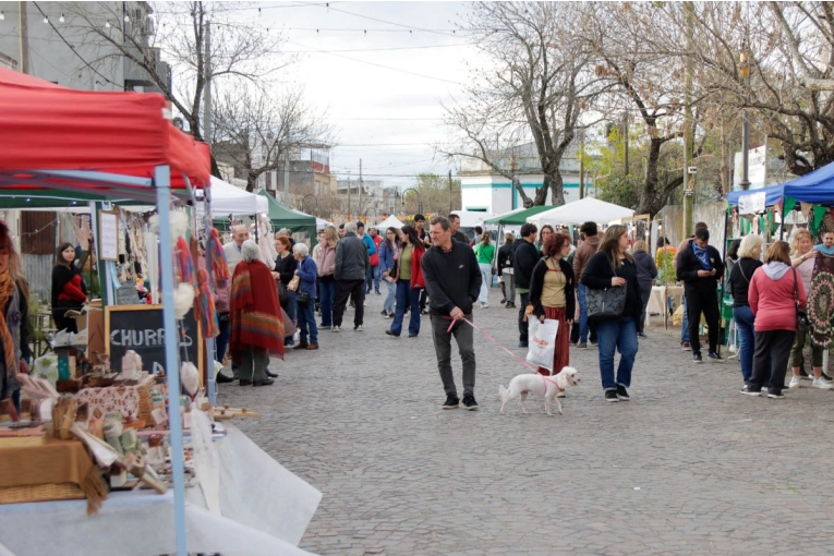 Referentes del Paseo Alem tuvieron un encuentro de coordinación con el municipio
