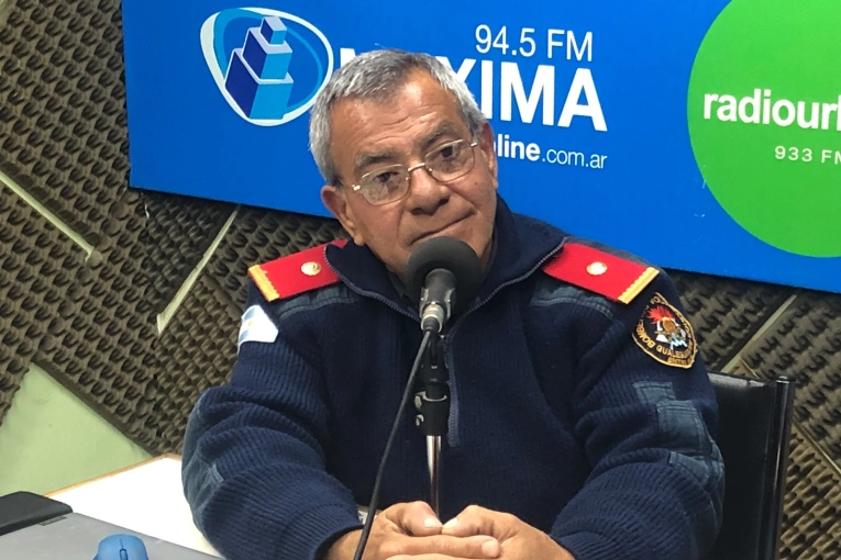 Si me voy cuatro días rasguño las paredes. Yo quiero estar aquí, destacó el bombero Jesús Guzmán