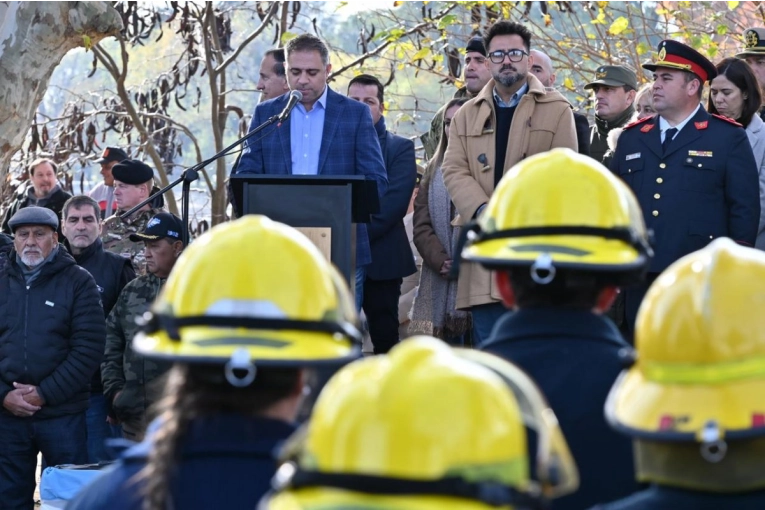 Davico anunció un proyecto para acompañar a Bomberos Voluntarios con una retribución mensual