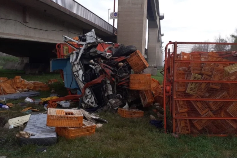 Grave accidente en el puente Zárate: un camionero de Concepción del Uruguay permanece interado en grave estado