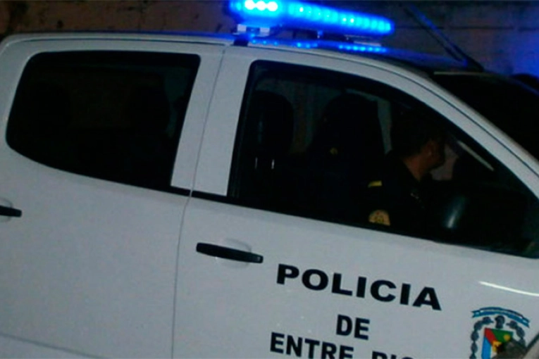 Buscan establecer la procedencia de ropa nueva que era trasladada por dos hombres
