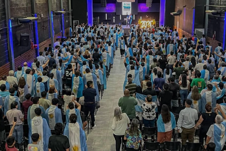 Los ángeles del puente: la solidaridad que salva vidas en los momentos más difíciles