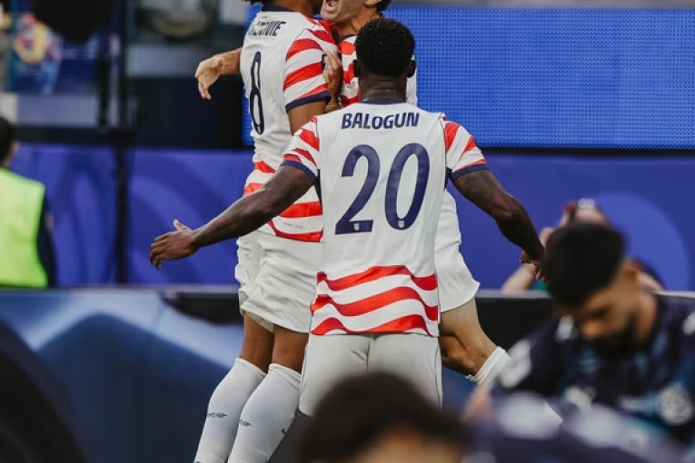 Estados Unidos goleó a Paraguay 4 a 1