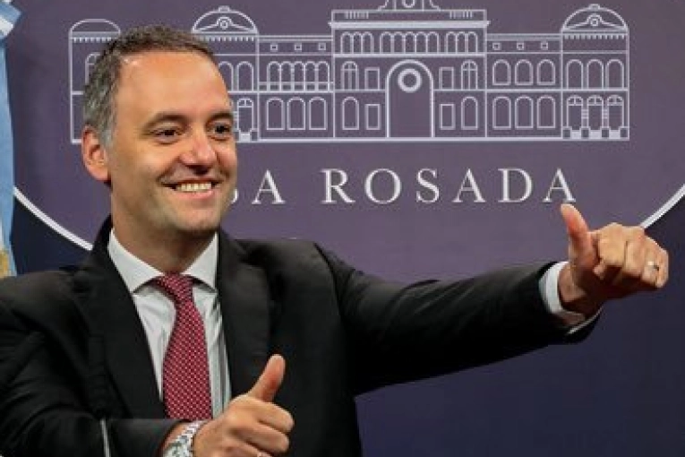 Punto a punto, un resumen para entender el escándalo Adorni