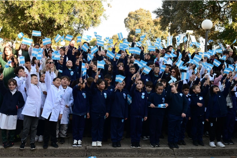 Más de 500 alumnos de 4° harán la promesa de lealtad a la Bandera este lunes