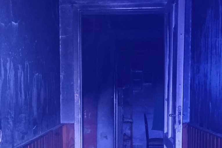 Rescataron a un hombre con quemaduras tras un incendio en una vivienda