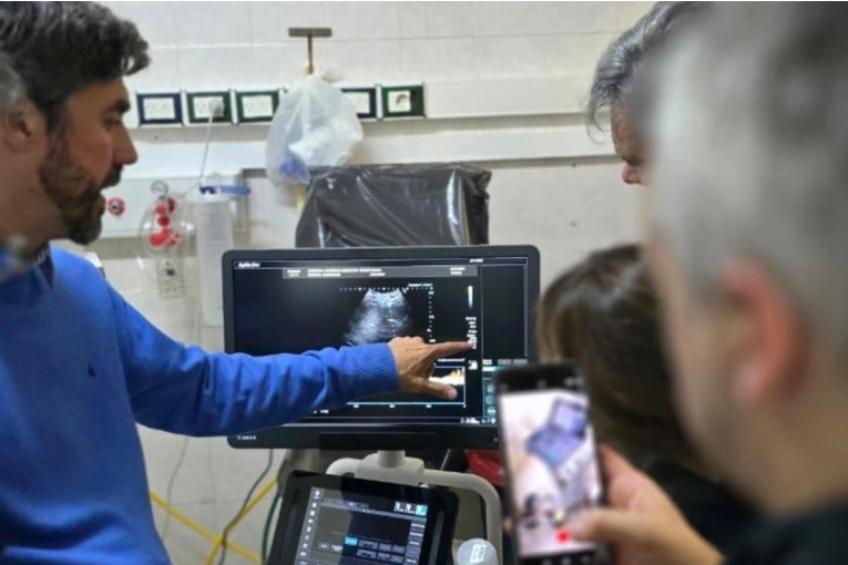 Un año de impacto: el ecógrafo donado a Terapia Intensiva ya realizó más de 1.200 estudios