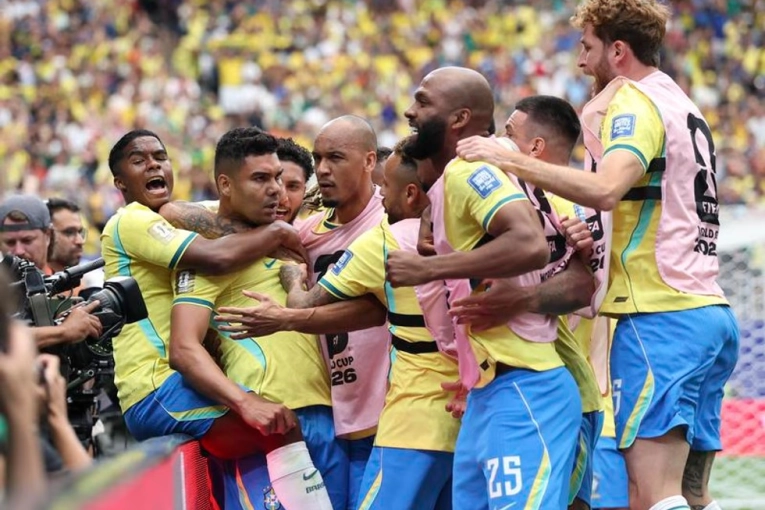 Brasil eliminó a Japón agónicamente 2 a 1 y pasó a octavos de final