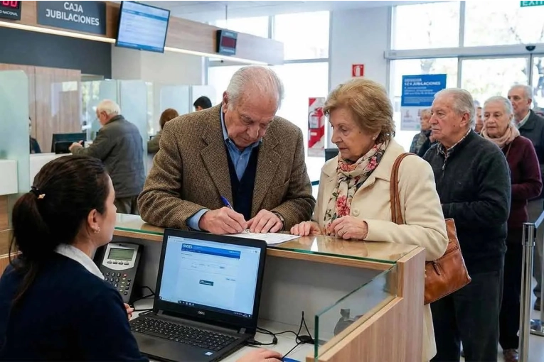 ANSES confirmó un aumento del 2,15% para jubilados y pensionados en julio