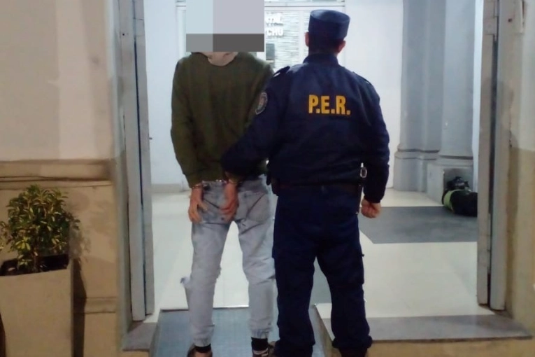 Sorprendido in fraganti: intentaba robar un somier de una vivienda y terminó detenido