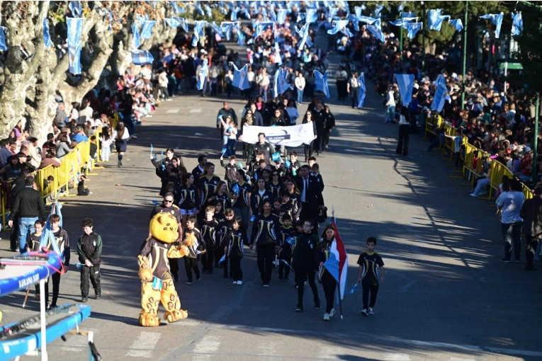 Se prepara un gran desfile para celebrar el 9 de Julio en Gualeguaychú