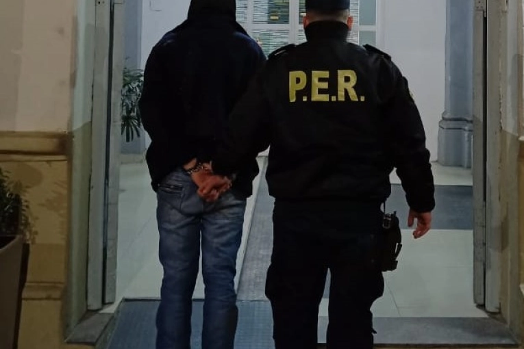 Detuvieron a un hombre por desobediencia judicial en el barrio Molinari