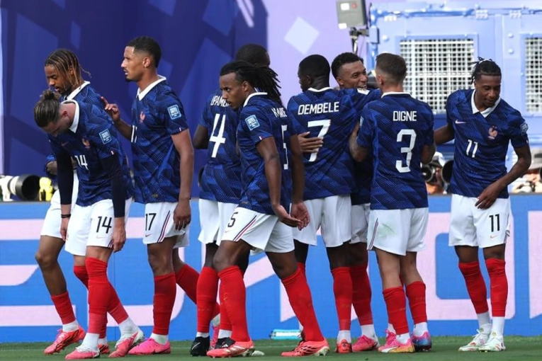 Francia venció al Paraguay de Alfaro y se clasificó a los cuartos de final