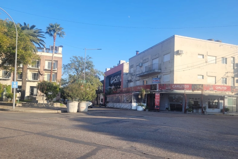 Investigan la agresión en la Costanera: el hombre es de Buenos Aires y vive en Pueblo Belgrano