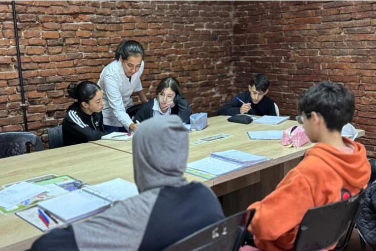 El Área de Juventud garantiza las clases de apoyo escolar gratuitas durante el receso invernal