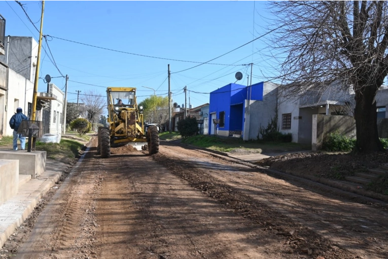 Comenzó el plan de asfaltado en la zona del hospital Centenario
