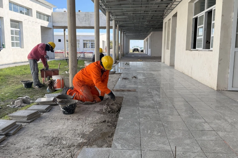 Ingresó en la etapa final el nuevo edificio de la escuela técnica de Larroque