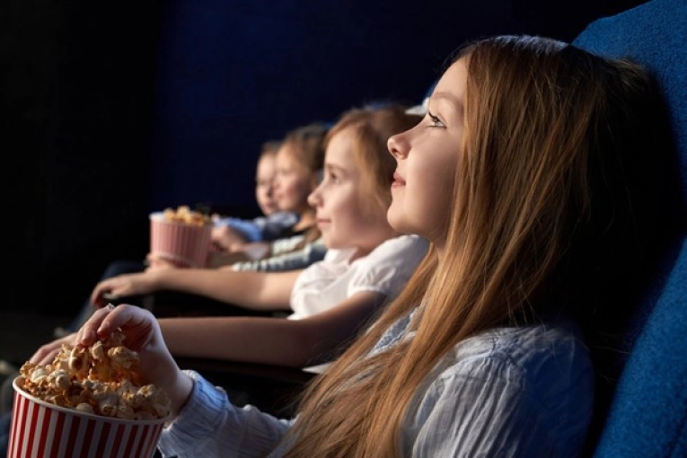 Tarde de cine en el SUM La Cuchilla